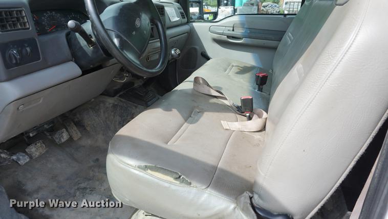 image for item DD6469 1999 Ford F450 Super Duty flatbed truck