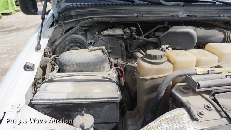 image for item DD6469 1999 Ford F450 Super Duty flatbed truck