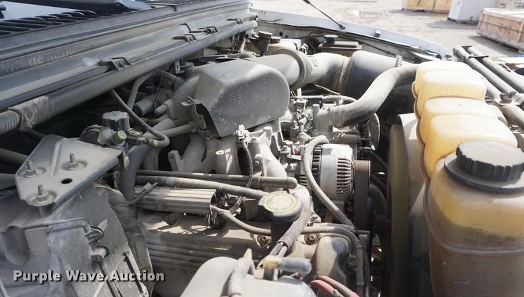 image for item DD6469 1999 Ford F450 Super Duty flatbed truck