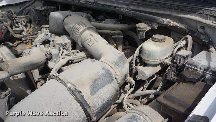 image for item DD6469 1999 Ford F450 Super Duty flatbed truck