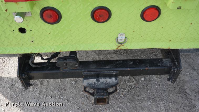 image for item DD6469 1999 Ford F450 Super Duty flatbed truck