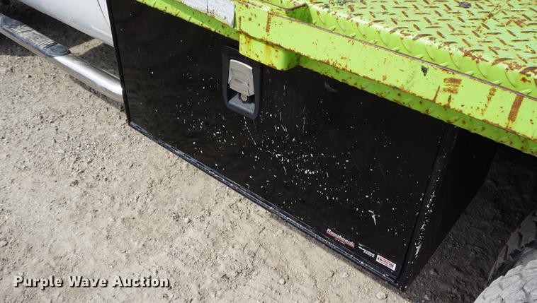 image for item DD6469 1999 Ford F450 Super Duty flatbed truck