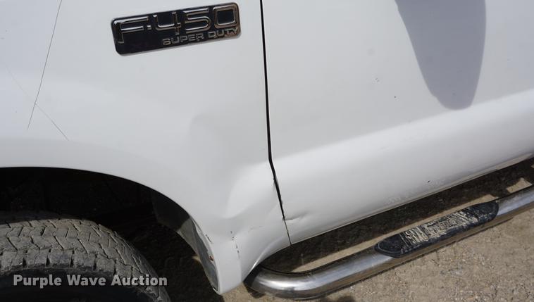 image for item DD6469 1999 Ford F450 Super Duty flatbed truck