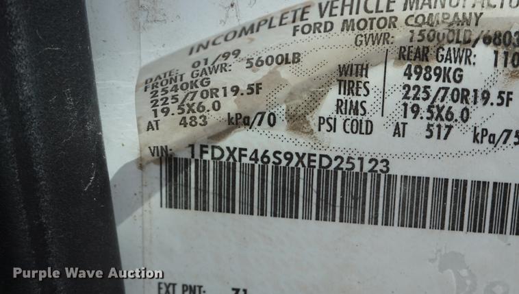 image for item DD6469 1999 Ford F450 Super Duty flatbed truck