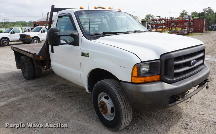 image for item DD6470 2000 Ford F350 Super Duty flatbed pickup truck