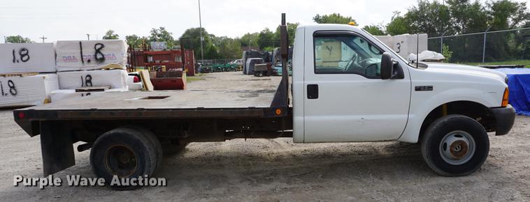 image for item DD6470 2000 Ford F350 Super Duty flatbed pickup truck