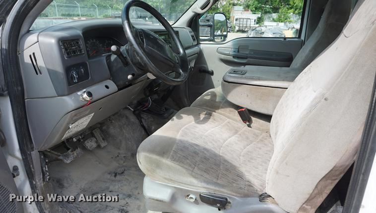 image for item DD6470 2000 Ford F350 Super Duty flatbed pickup truck