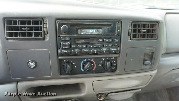 image for item DD6470 2000 Ford F350 Super Duty flatbed pickup truck