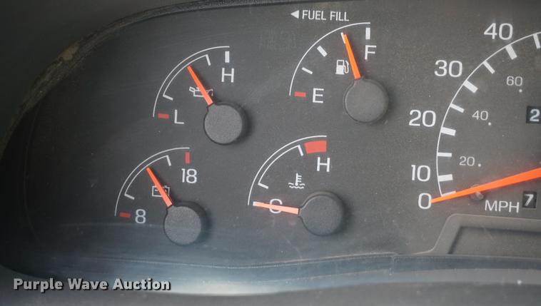 image for item DD6470 2000 Ford F350 Super Duty flatbed pickup truck