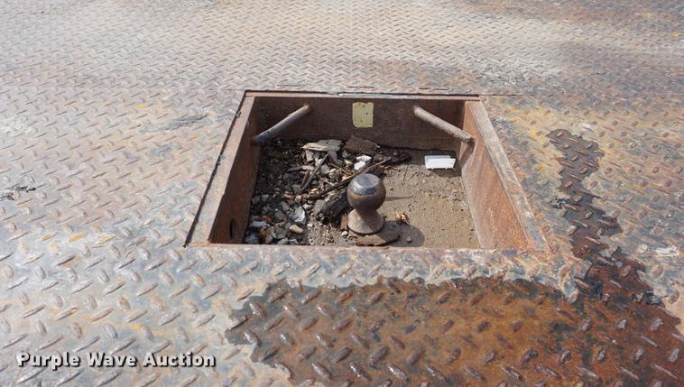 image for item DD6470 2000 Ford F350 Super Duty flatbed pickup truck