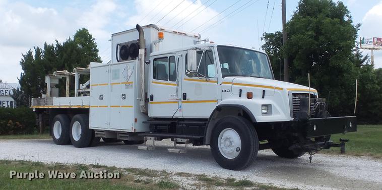 image for item DD7232 2005 Freightliner FL80 Crew Cab flatbed truck