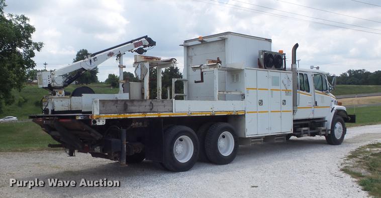 image for item DD7232 2005 Freightliner FL80 Crew Cab flatbed truck