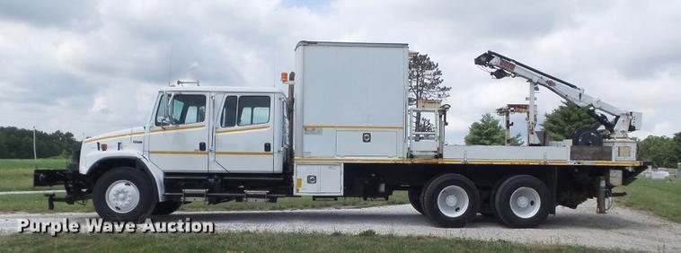 image for item DD7232 2005 Freightliner FL80 Crew Cab flatbed truck
