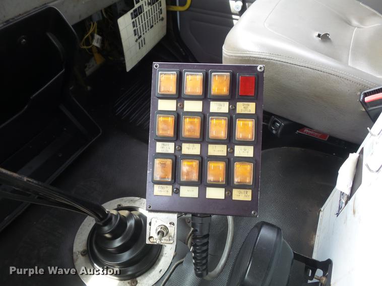 image for item DD7232 2005 Freightliner FL80 Crew Cab flatbed truck