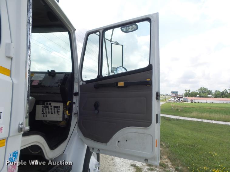 image for item DD7232 2005 Freightliner FL80 Crew Cab flatbed truck