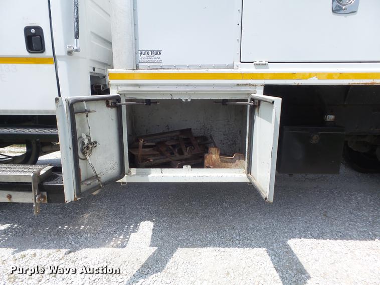 image for item DD7232 2005 Freightliner FL80 Crew Cab flatbed truck