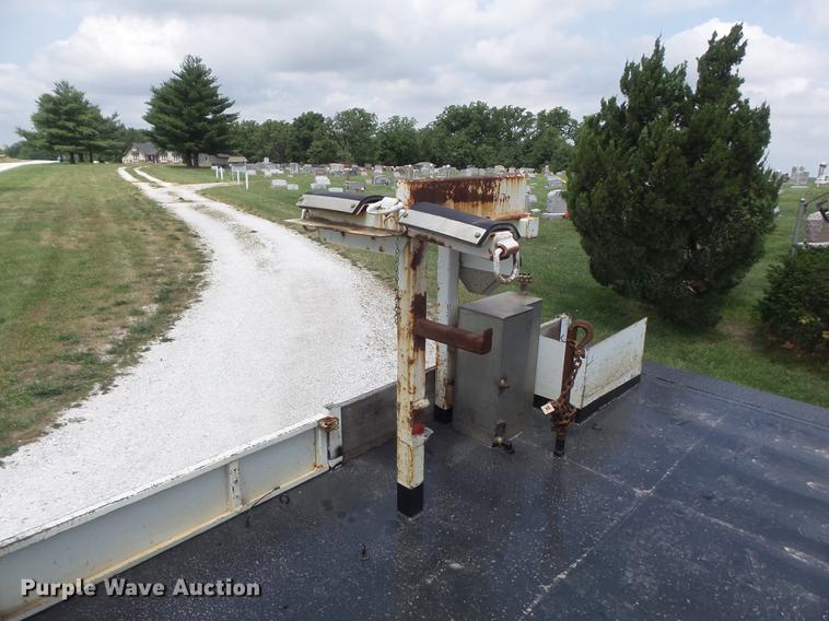 image for item DD7232 2005 Freightliner FL80 Crew Cab flatbed truck