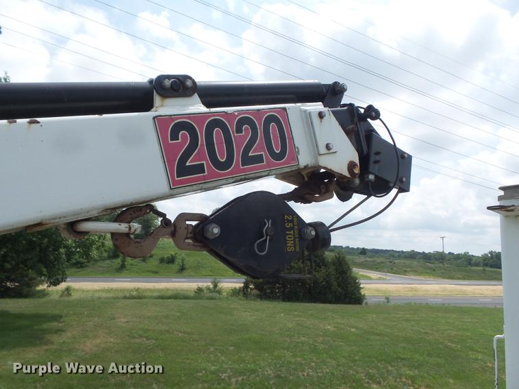 image for item DD7232 2005 Freightliner FL80 Crew Cab flatbed truck