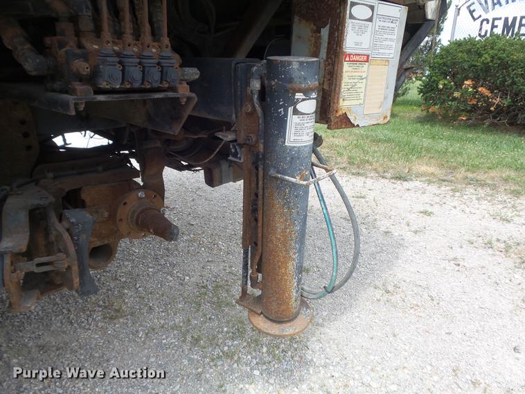 image for item DD7232 2005 Freightliner FL80 Crew Cab flatbed truck