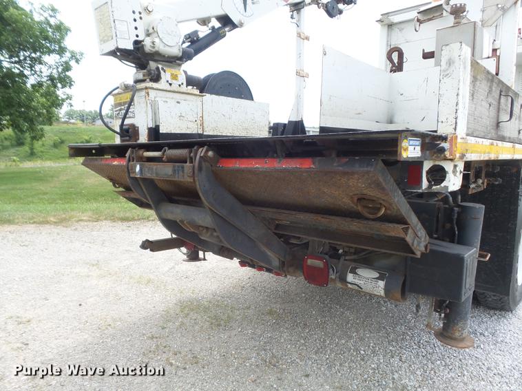 image for item DD7232 2005 Freightliner FL80 Crew Cab flatbed truck