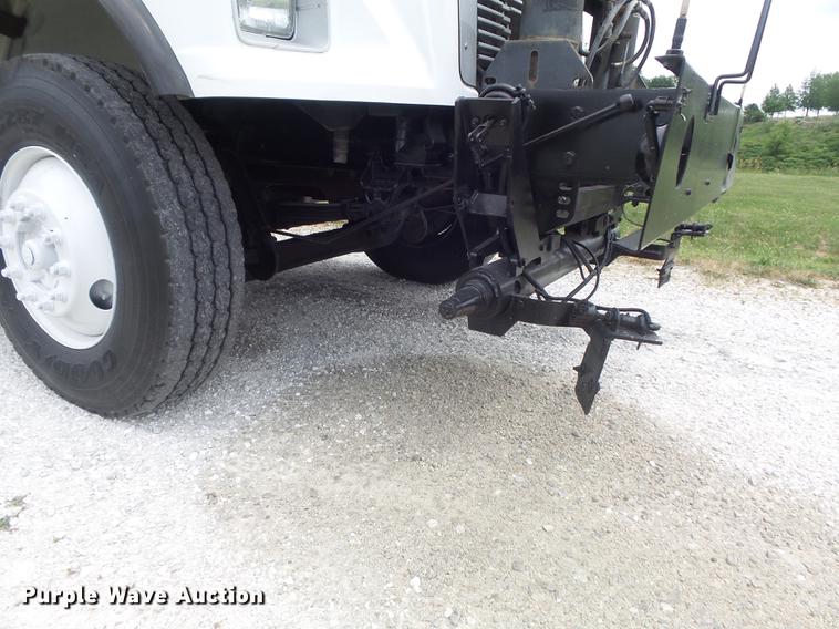 image for item DD7232 2005 Freightliner FL80 Crew Cab flatbed truck