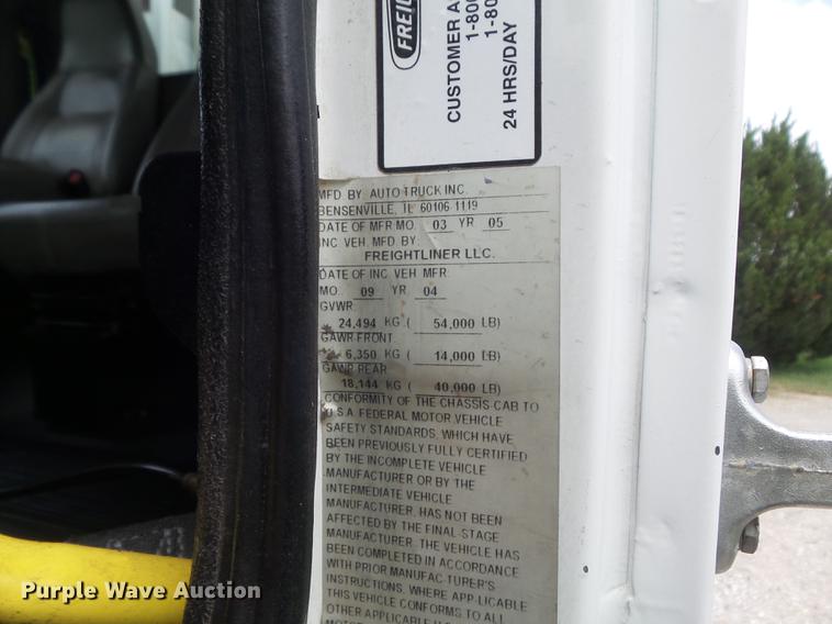 image for item DD7232 2005 Freightliner FL80 Crew Cab flatbed truck