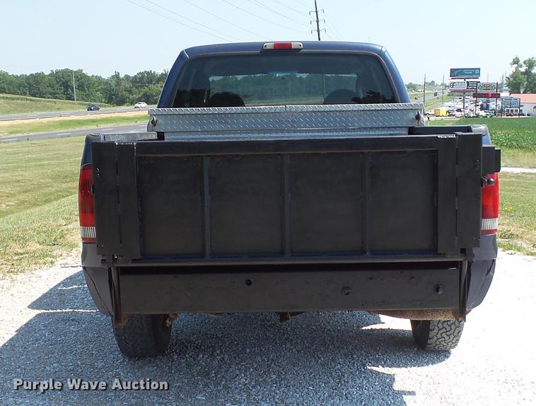 image for item DD7256 2004 Ford F250 Super Duty XL SuperCab pickup truck