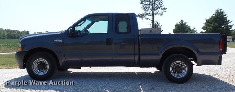 image for item DD7256 2004 Ford F250 Super Duty XL SuperCab pickup truck