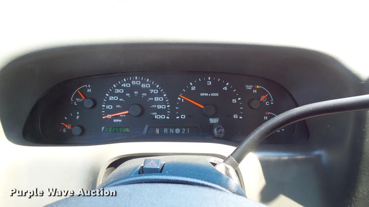 image for item DD7256 2004 Ford F250 Super Duty XL SuperCab pickup truck