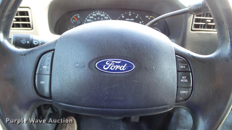 image for item DD7256 2004 Ford F250 Super Duty XL SuperCab pickup truck