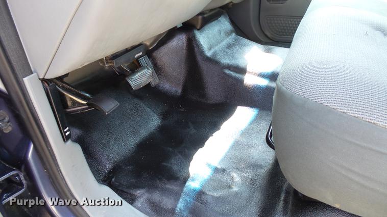 image for item DD7256 2004 Ford F250 Super Duty XL SuperCab pickup truck