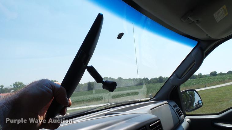 image for item DD7256 2004 Ford F250 Super Duty XL SuperCab pickup truck