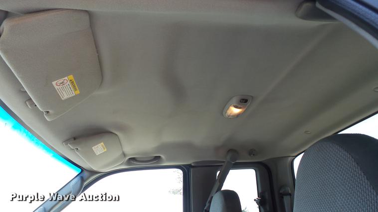 image for item DD7256 2004 Ford F250 Super Duty XL SuperCab pickup truck