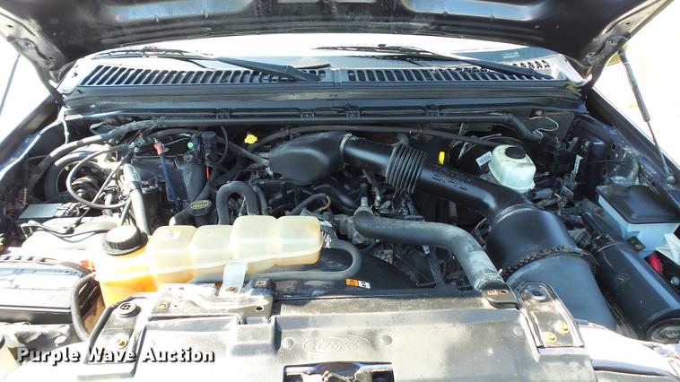 image for item DD7256 2004 Ford F250 Super Duty XL SuperCab pickup truck