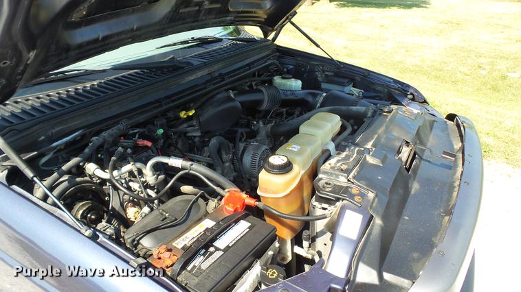 image for item DD7256 2004 Ford F250 Super Duty XL SuperCab pickup truck