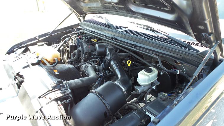 image for item DD7256 2004 Ford F250 Super Duty XL SuperCab pickup truck