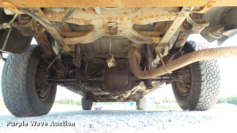 image for item DD7256 2004 Ford F250 Super Duty XL SuperCab pickup truck