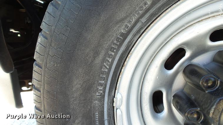 image for item DD7256 2004 Ford F250 Super Duty XL SuperCab pickup truck