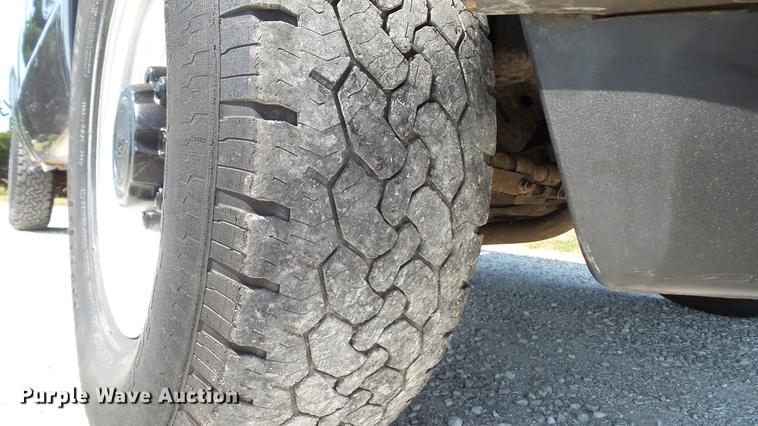 image for item DD7256 2004 Ford F250 Super Duty XL SuperCab pickup truck