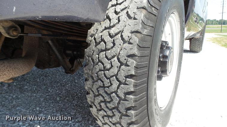 image for item DD7256 2004 Ford F250 Super Duty XL SuperCab pickup truck