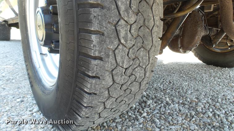 image for item DD7256 2004 Ford F250 Super Duty XL SuperCab pickup truck