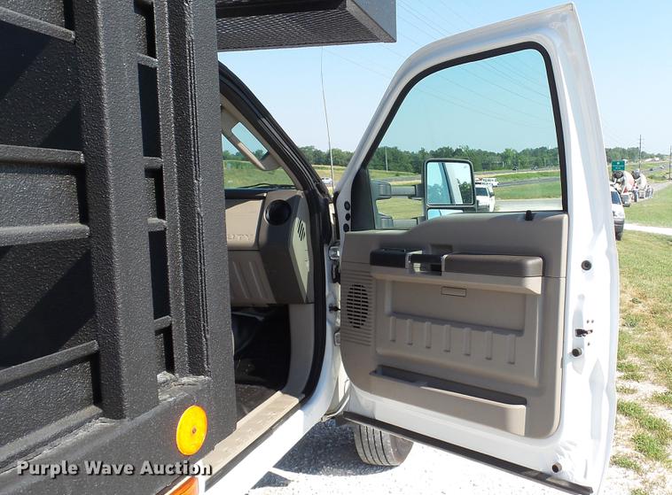 image for item DD7257 2008 Ford F550 Super Duty XL flatbed truck