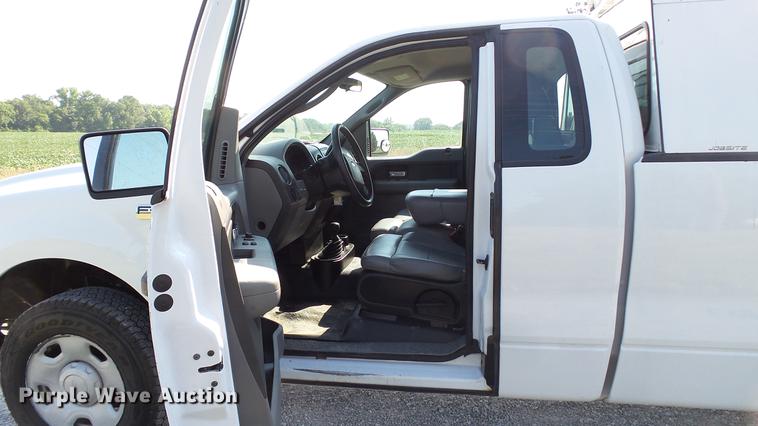 image for item DD7258 2008 Ford F150 XL pickup truck