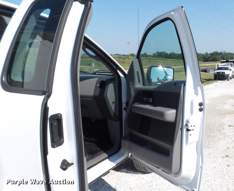 image for item DD7258 2008 Ford F150 XL pickup truck
