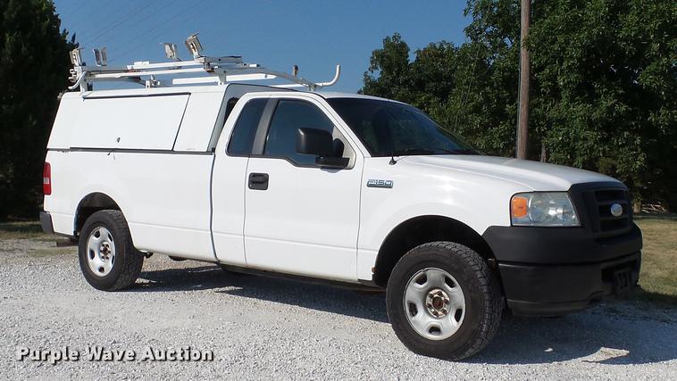 image for item DD7259 2007 Ford F150 XL pickup truck