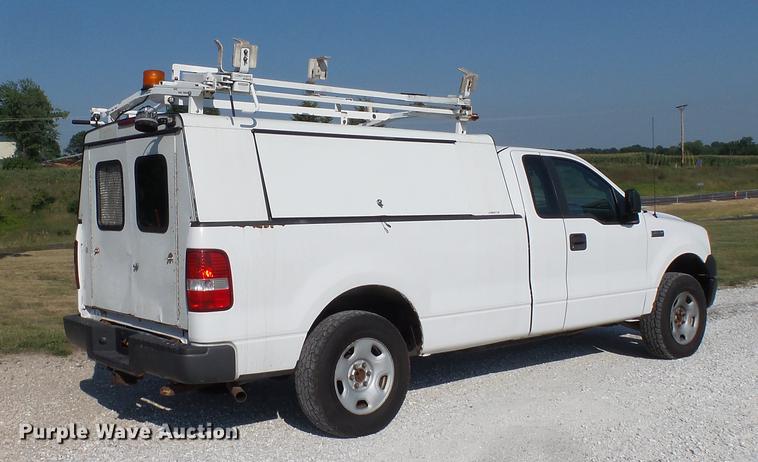image for item DD7259 2007 Ford F150 XL pickup truck