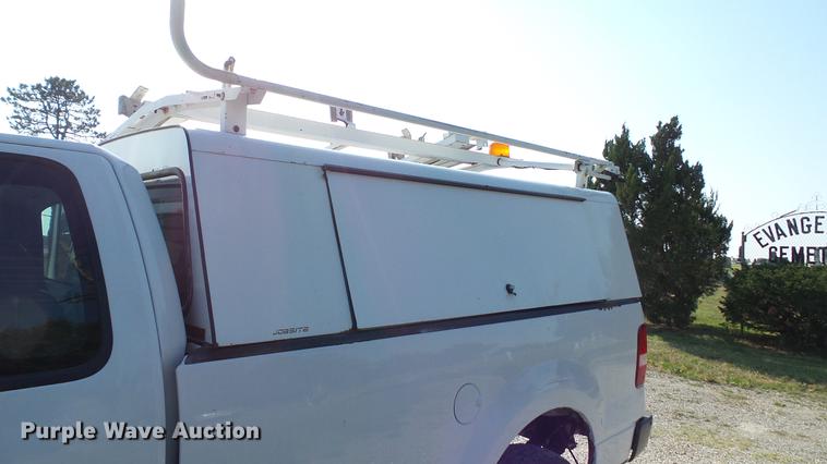 image for item DD7259 2007 Ford F150 XL pickup truck