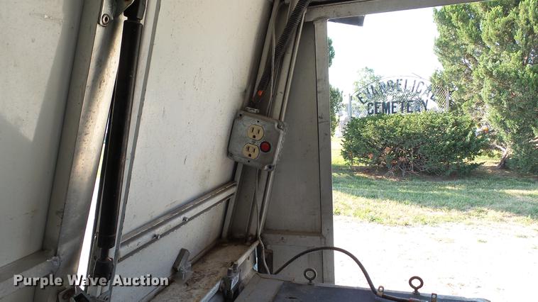 image for item DD7259 2007 Ford F150 XL pickup truck