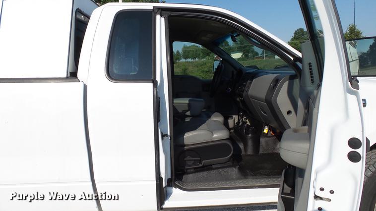image for item DD7259 2007 Ford F150 XL pickup truck