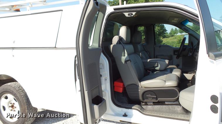 image for item DD7259 2007 Ford F150 XL pickup truck